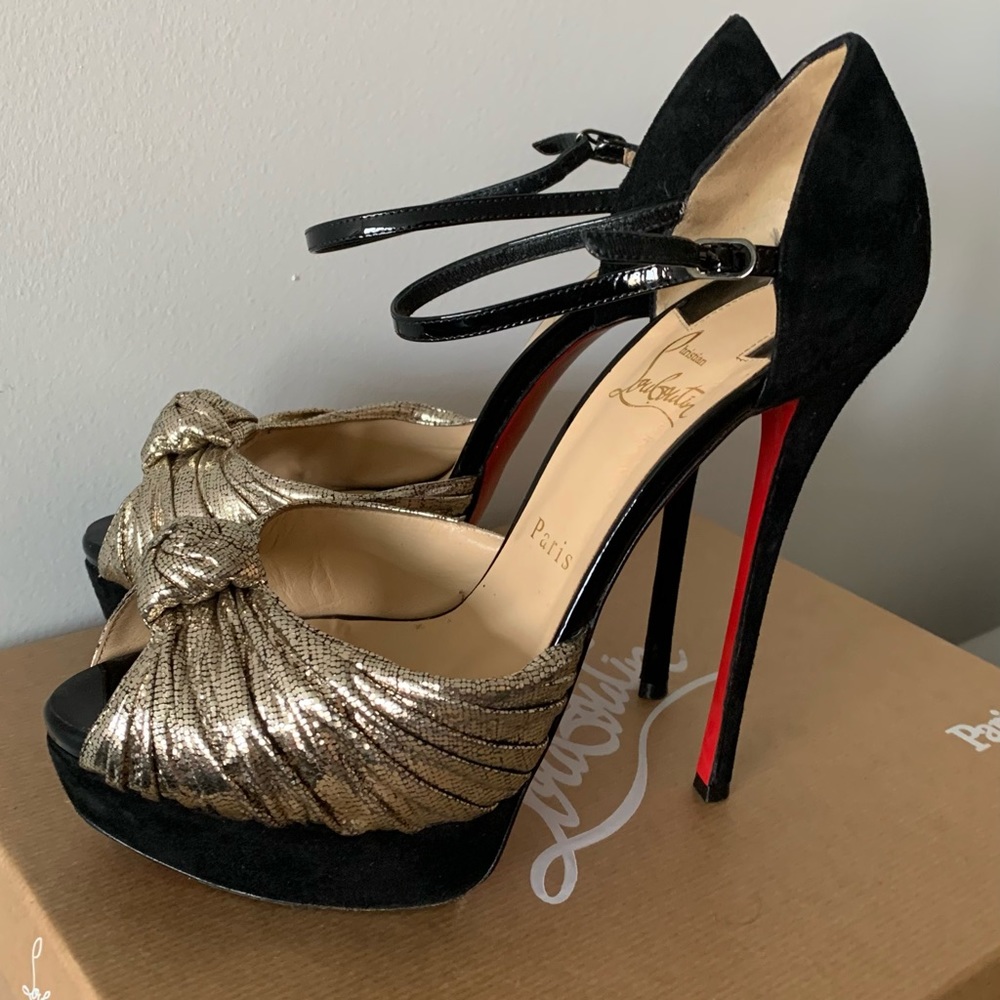 Christian Louboutin platform heels Size: 39
